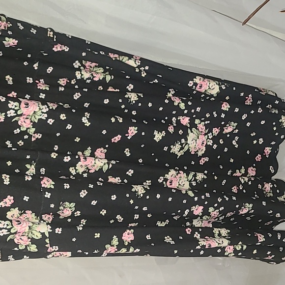 No boundaries Black Floral Dress - Picture 7 of 7